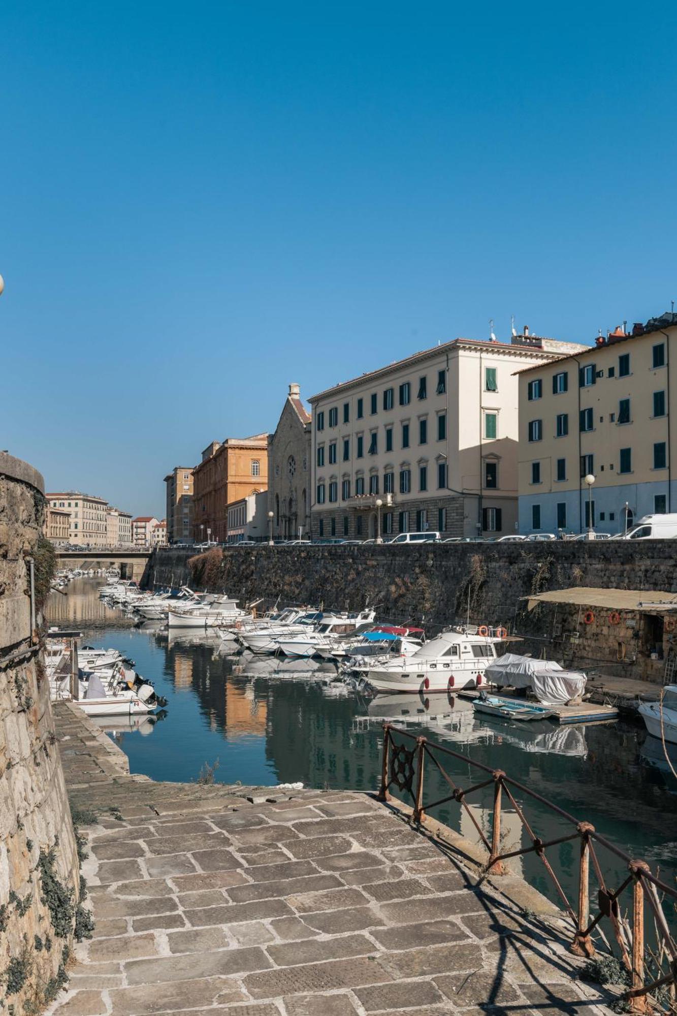 900 - Guest House Livorno Exterior foto